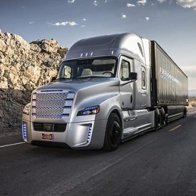 pac-freightliner-truck-on-road pac-freightliner-truck-on-road